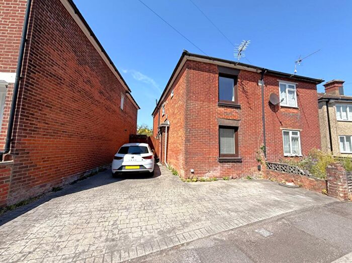 2 Bedroom Semi-Detached House For Sale In Henry Road, Shirley, Southampton, SO15