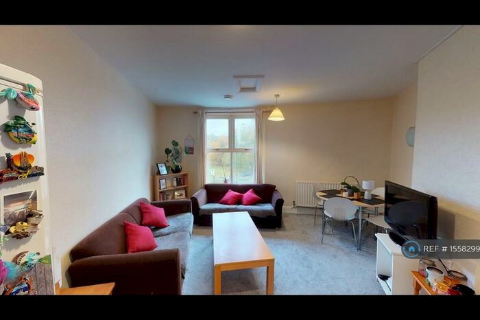 3 Bedroom Flat To Rent In Rustlings Road, Sheffield, S11