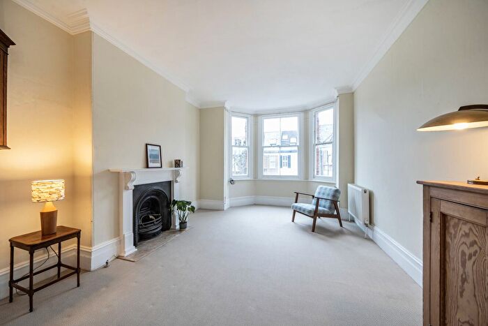 2 Bedroom Flat For Sale In Sumatra Road, West Hampstead, London, NW6