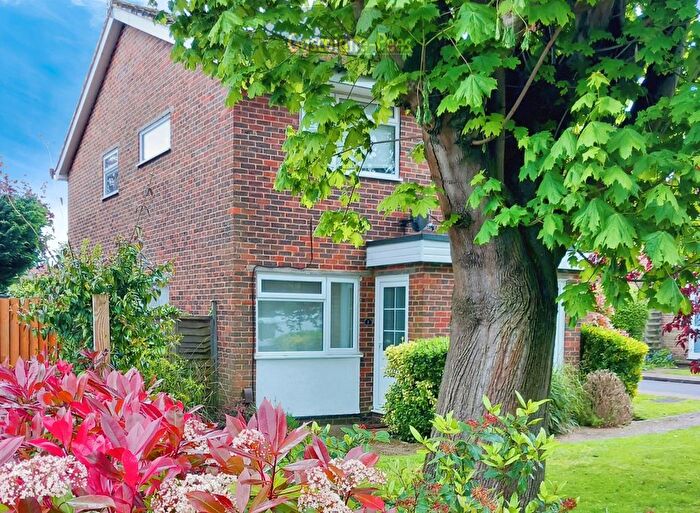 Property To Rent In Park Court, Leatherhead, KT23