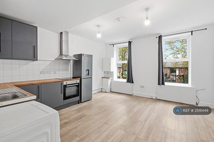 4 Bedroom Flat To Rent In Seven Sisters Road, London, N15