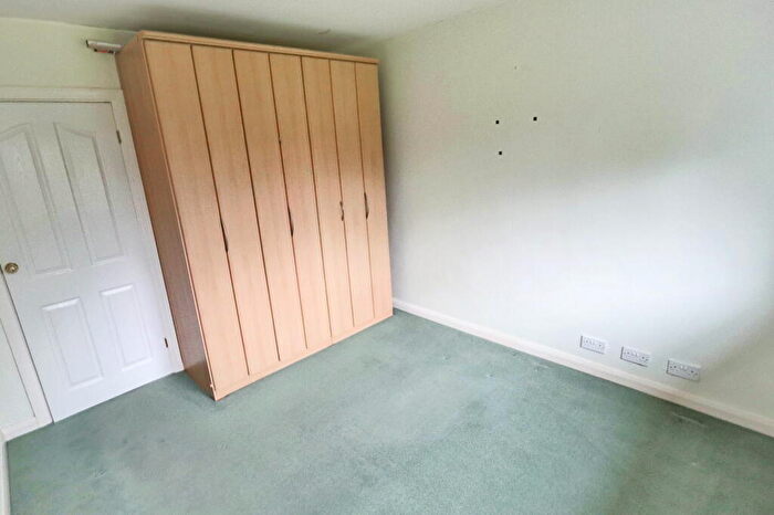 2 Bedroom Semi-Detached Bungalow For Sale In Wattendon Road, Kenley, CR8