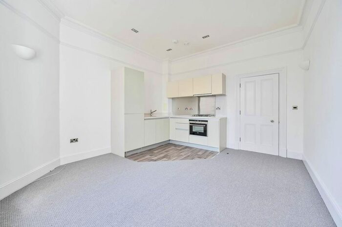 1 Bedroom Flat To Rent In Langhorne Street, Woolwich, London, SE18