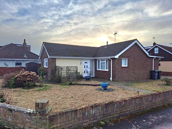 2 Bedroom Detached Bungalow To Rent In Crestland Close, Waterlooville, PO8
