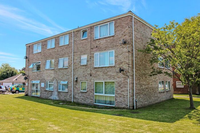 2 Bedroom Flat To Rent In Sandgate, Lower Stratton, Swindon, SN3