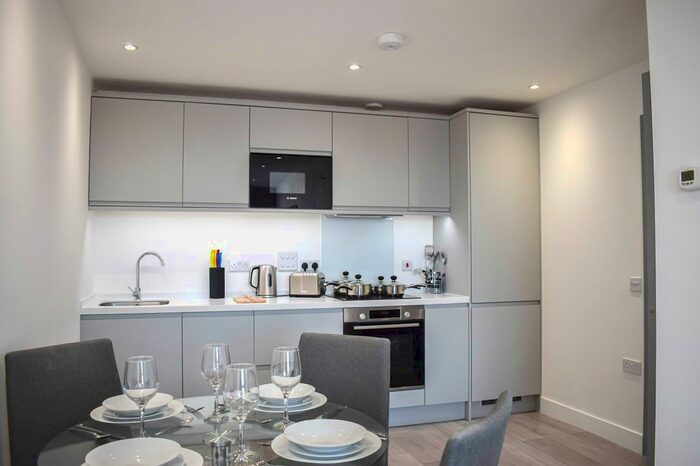 1 Bedroom Flat To Rent In Carlton House, New London Road, Chelmsford, Essex, CM2