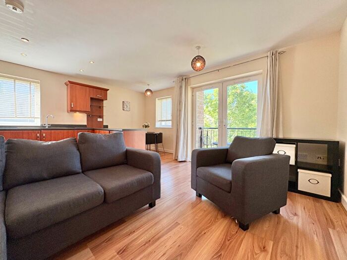 2 Bedroom Flat To Rent In Cornmill View, Horsforth, Leeds, LS18