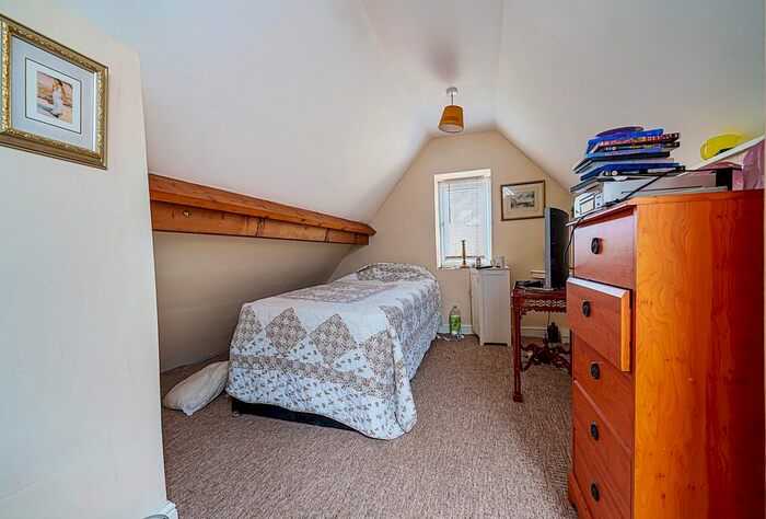 3 Bedroom Cottage For Sale In Court Road, Oldland Common, Bristol, BS30