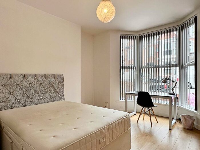 2 Bedroom Flat To Rent In Beechwood Road, Uplands, Swansea, SA2