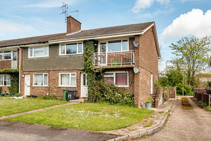 2 Bedroom Maisonette For Sale In Bliss Close Basingstoke, RG22