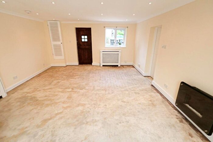 3 Bedroom Semi-Detached House For Sale In Castlefields, Tattenhall, Chester, Cheshire, CH3
