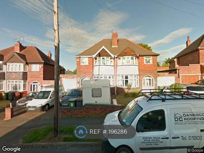 3 Bedroom Semi-Detached House To Rent In The Avenue, Castlecroft, Wolverhampton, WV3