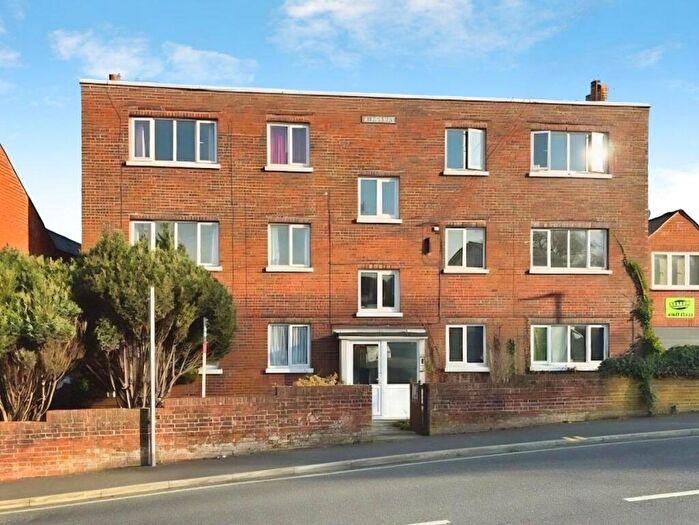 2 Bedroom Apartment For Sale In Park Road, Cowes, Isle Of Wight, PO31