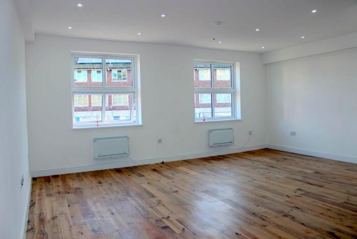 Terraced House To Rent In Sharan House, The Broadway, Harrow, Middlesex, HA2