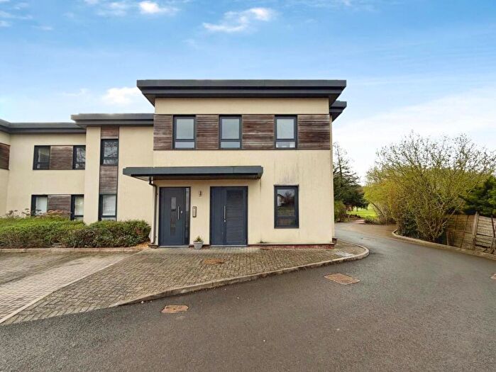 2 Bedroom Block Of Apartments For Sale In Fairway Apartments, Fairway, Bristol, BS4