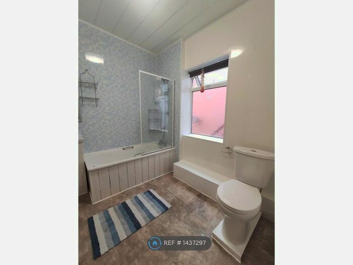 3 Bedroom Flat To Rent In Copson Street, Manchester, M20