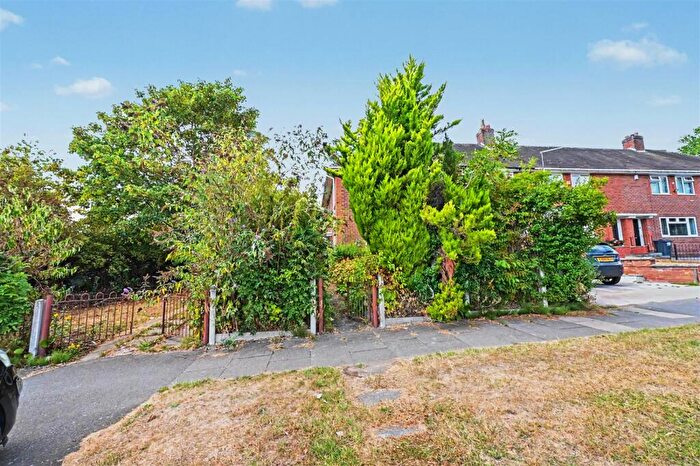 3 Bedroom End Of Terrace House For Sale In Bottetourt Road, Birmingham, B29