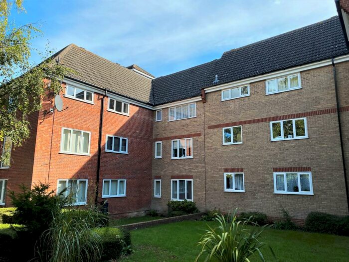 2 Bedroom Apartment To Rent In Trinity Mews, Bury St Edmunds, IP33