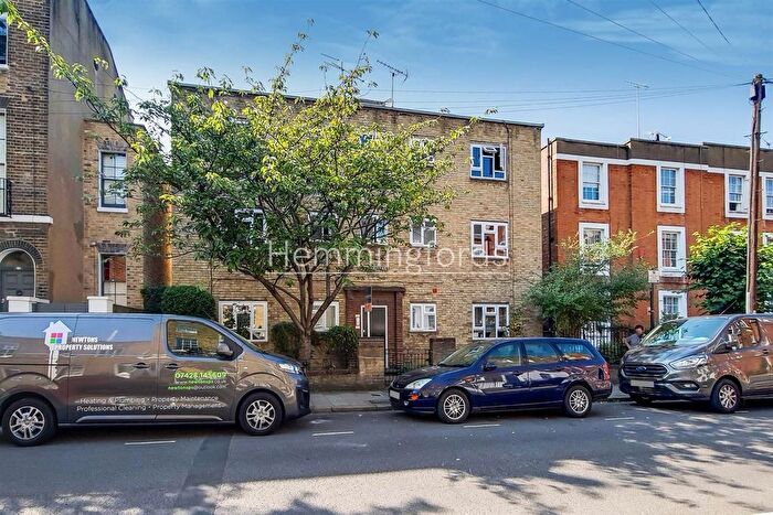 1 Bedroom Flat To Rent In Farleigh House, Halton Road, N1