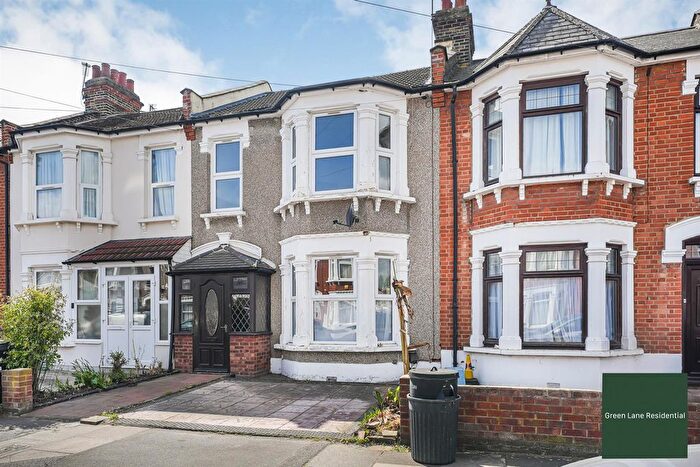 3 Bedroom Property For Sale In Holmwood Road, Seven Kings, IG3