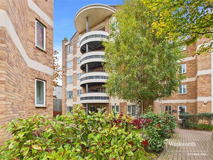 2 Bedroom Apartment For Sale In Branagh Court, Reading, United Kingdom, RG30