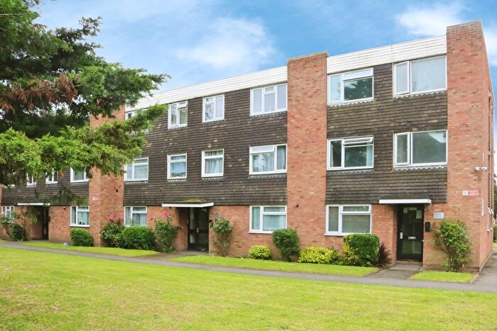 1 Bedroom Flat For Sale In Hill Rise, Langley, SL3