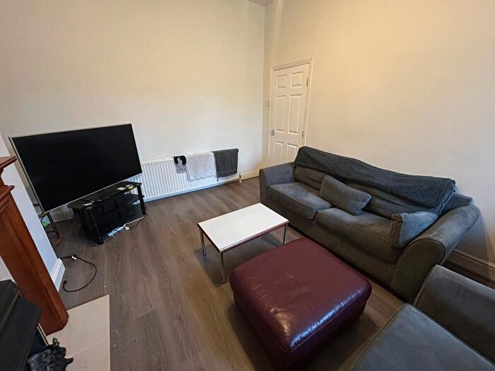 3 Bedroom Flat To Rent In Warton Terrace, Heaton, NE6