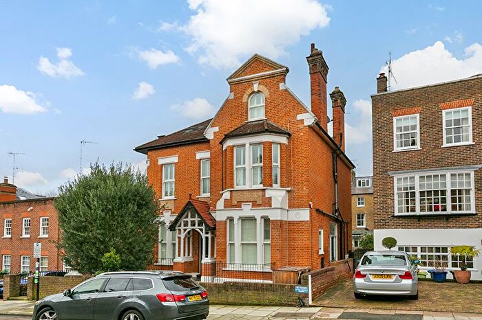 1 Bedroom Flat To Rent In Montague Road, Richmond, TW10