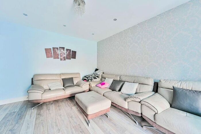 5 Bedroom Semi-Detached House To Rent In Canterbury Road, Harrow, HA1