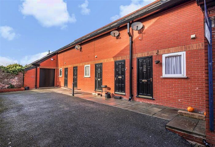 1 Bedroom Flat To Rent In Warburton Place, Atherton, Manchester, M46