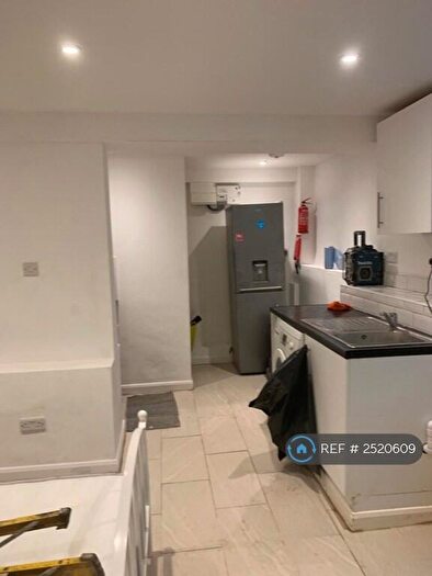 Studio To Rent In York Avenue, Hove, BN3