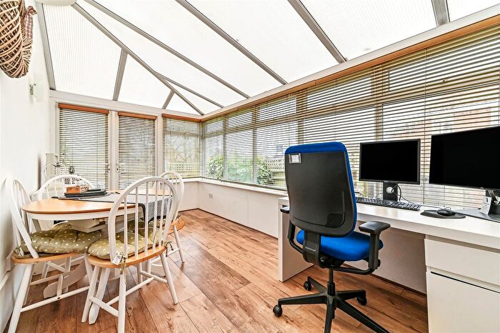 3 Bedroom End Of Terrace House For Sale In Cormorant Close, Fareham, PO16