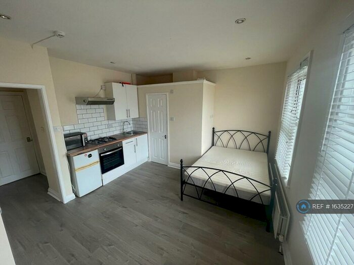 Studio To Rent In Pell Street, Reading, RG1