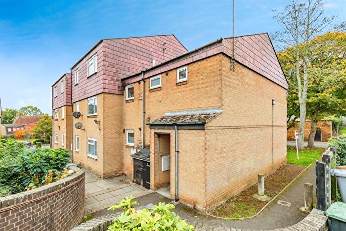 1 Bedroom Flat For Sale In High Street, Desborough, Kettering, NN14