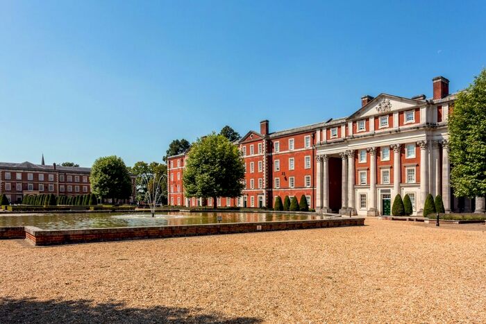 3 Bedroom Town House To Rent In Peninsula Square, Winchester, SO23