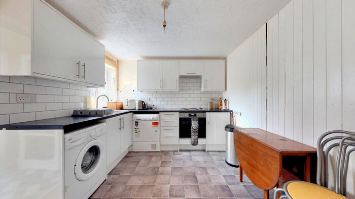 2 Bedroom Cottage To Rent In Lower Road, Orpington, BR5