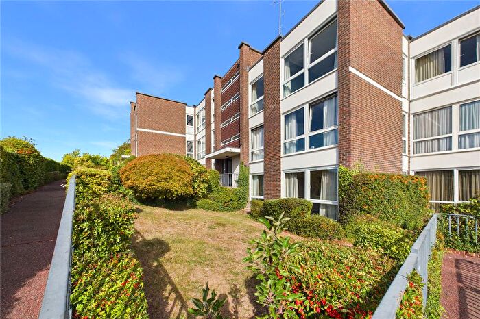 2 Bedroom Flat To Rent In Shooters Hill, Pangbourne, Reading, Berkshire, RG8