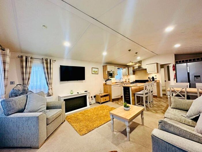 2 Bedroom Caravan For Sale In Perowne Way, Sandown, PO36