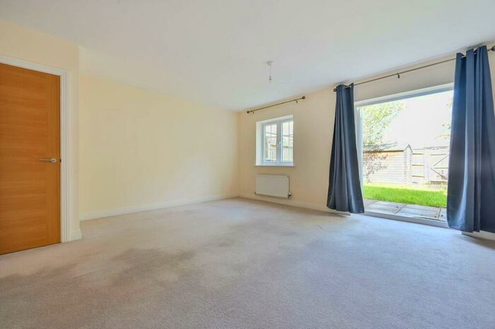 4 Bedroom Detached House To Rent In Brookwood, Brookwood, Woking, GU21