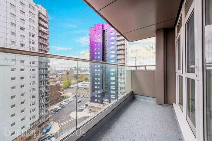 2 Bedroom Apartment To Rent In Old Kent Road, London, SE15