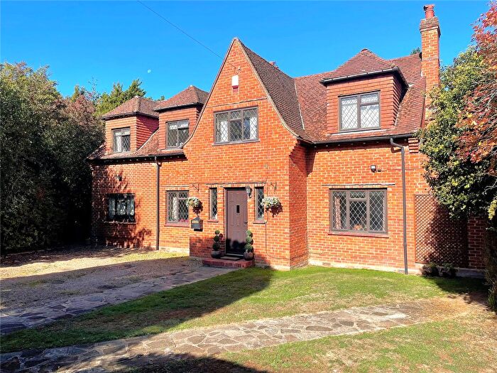 4 Bedroom Detached House For Sale In Newchapel, Surrey, RH7