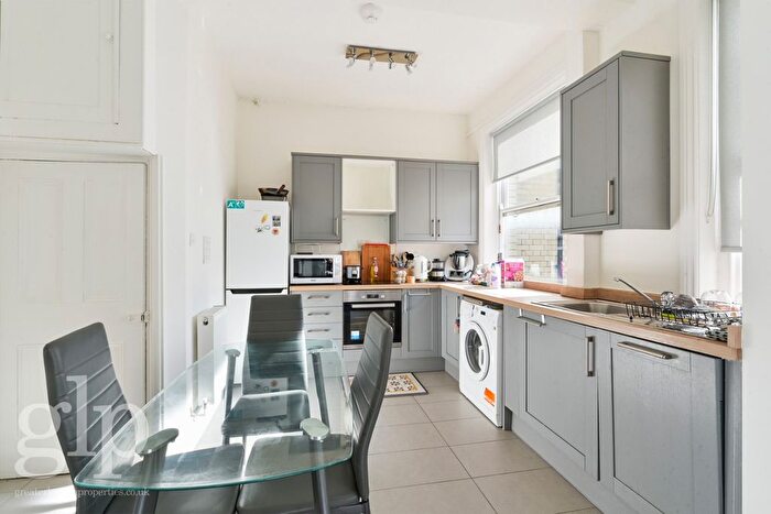 2 Bedroom Flat To Rent In Bedford Court Manisons, Bedford Avenue, Bloomsbury, WC1B