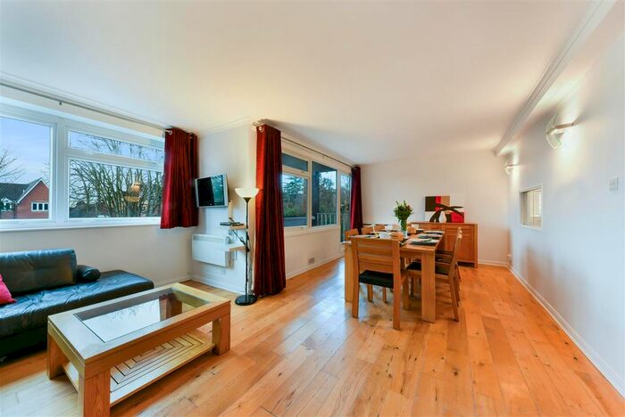 2 Bedroom Flat For Sale In The Downs, West Wimbledon, SW20