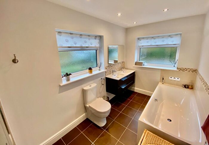 4 Bedroom Detached House For Sale In Glebe Road, Chalfont St Peter, SL9