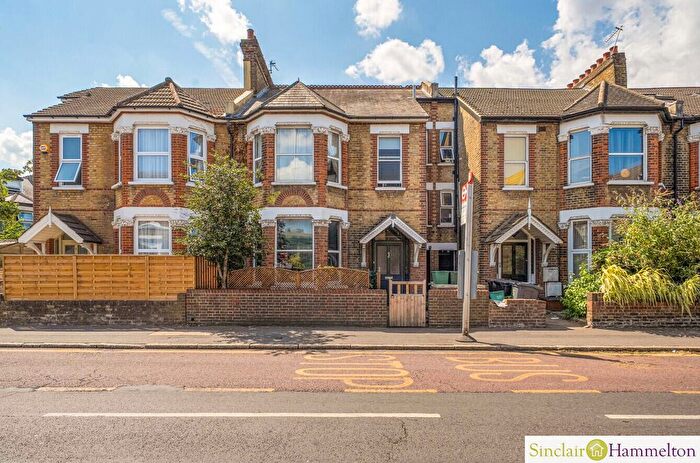3 Bedroom Flat For Sale In College Road, Bromley, BR1