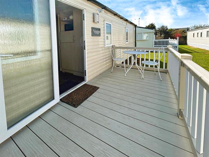 2 Bedroom Chalet For Sale In St. Johns Road, Whitstable, CT5