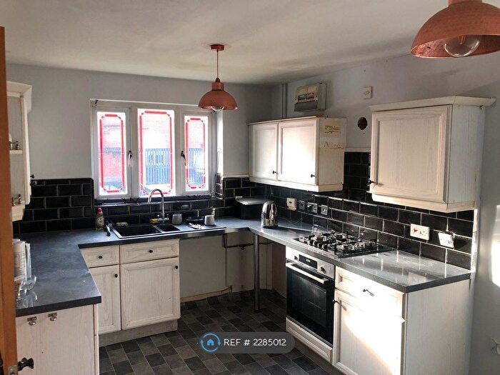 3 Bedroom Semi-Detached House To Rent In Farnsworth Grove, Huthwaite, Sutton-In-Ashfield, NG17