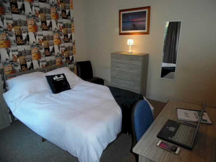 Studio To Rent In Colwyn Road, Northampton, NN1