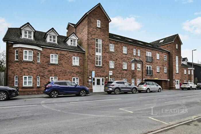 2 Bedroom Flat To Rent In Kenyon Lane, Manchester, Greater Manchester, M40