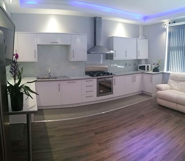 5 Bedroom Semi-Detached House To Rent In A Ladybarn Lane, Manchester, M14